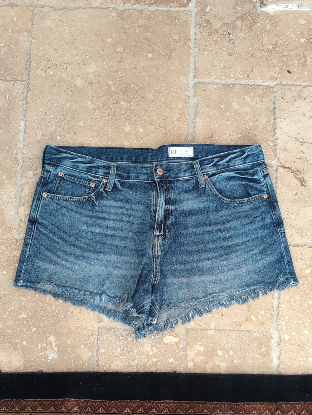 GAP Women's Faded Blue Frayed-Hem Denim Shorts